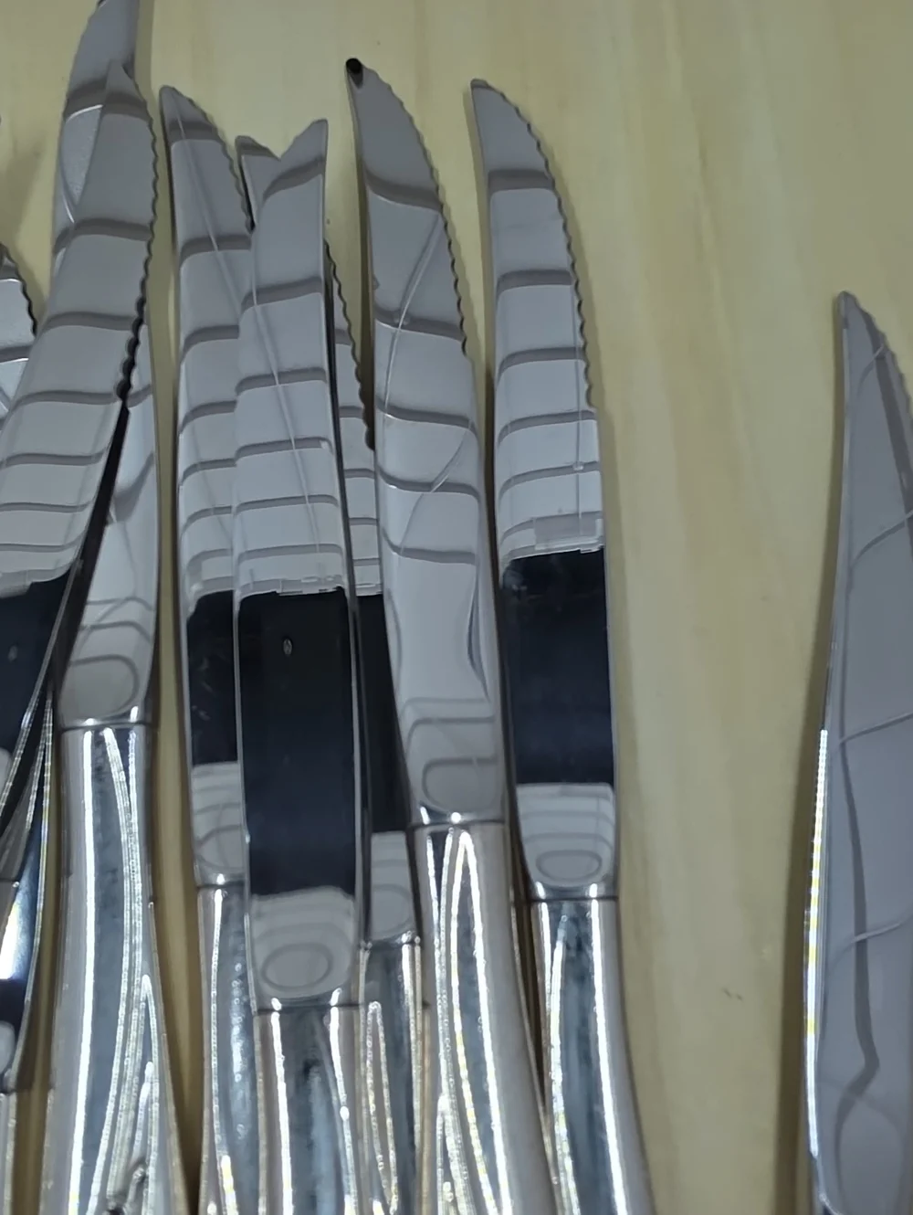 Oneida Rose Song Serrated Steak Knuves Set Of 16 Hollow Rogers Silverplate